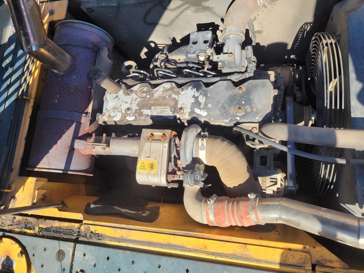Hyundai Track Excavator R210W - 이미지 9